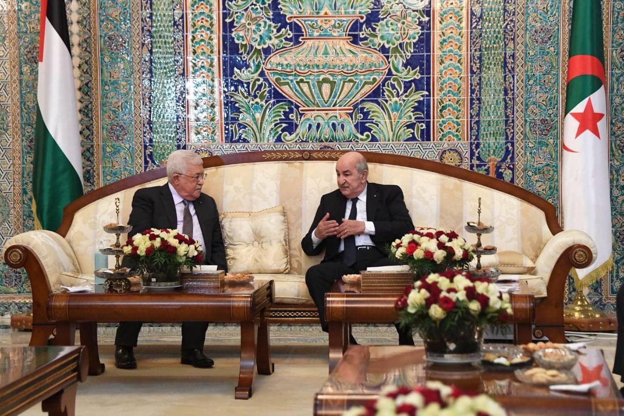 Visite de Mahmoud Abbas en Algérie après l'Aïd El-Fitr : Renforcement des liens et soutien à la cause palestinienne Visite de Mahmoud Abbas en Algérie après l'Aïd El-Fitr : Renforcement des liens et soutien à la cause palestinienne