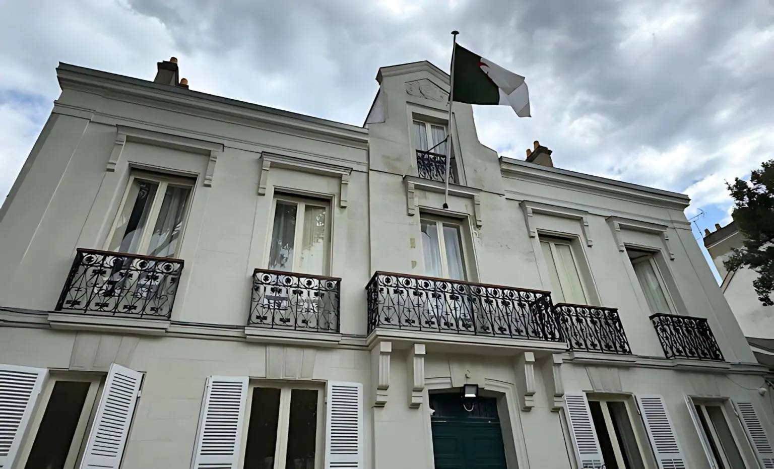 OQTF : la diaspora algérienne force la main à l'Hexagone