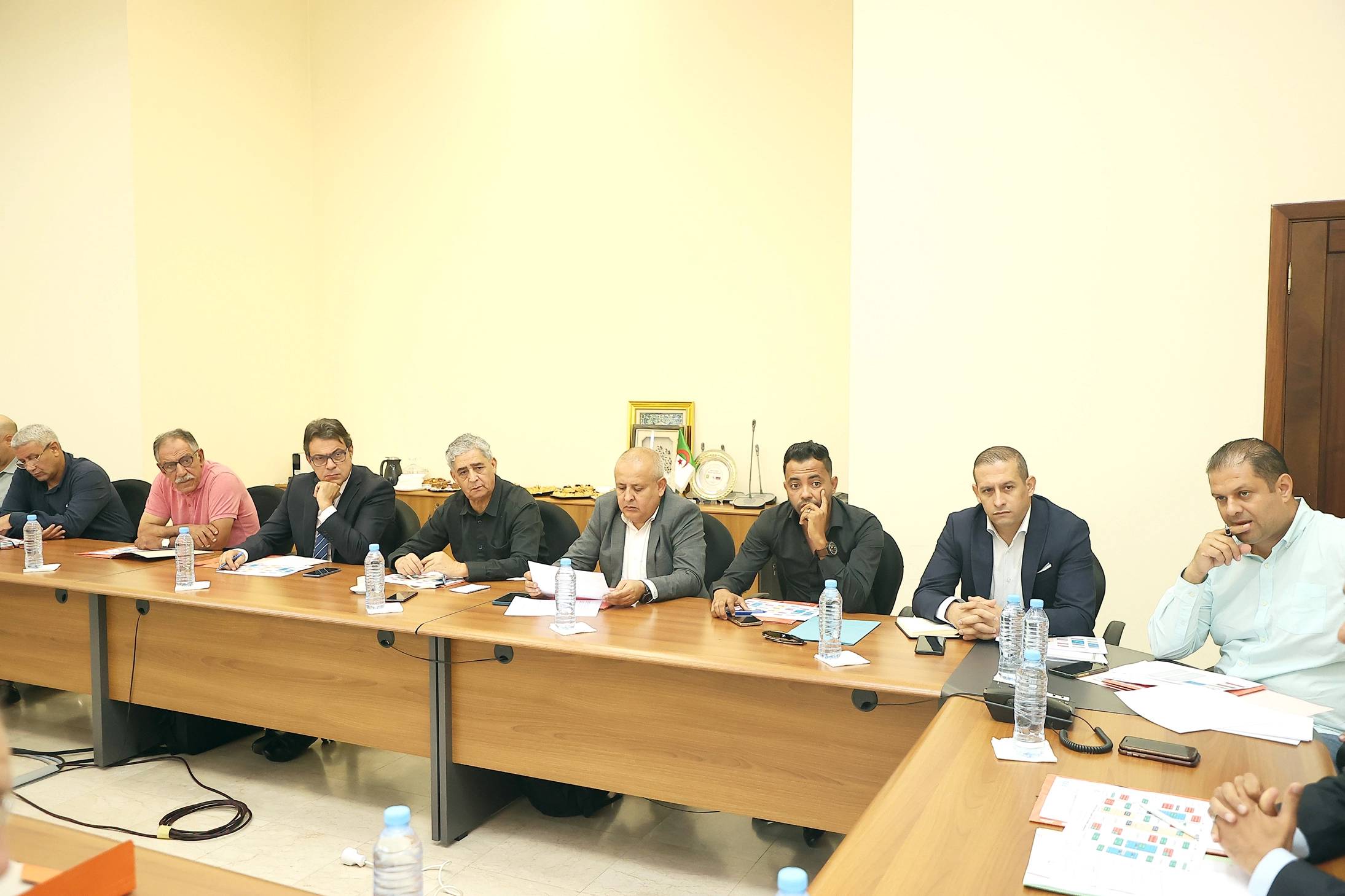 Rencontre entre Walid Sadi et les présidents de clubs dz