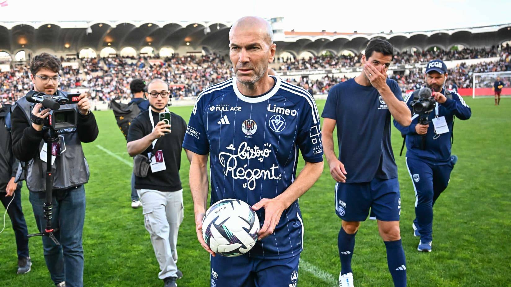 A 51 ans, Zinedine Zidane toujours au sommet de son talent (Vidéo) A 51 ans, Zinedine Zidane toujours au sommet de son talent (Vidéo)