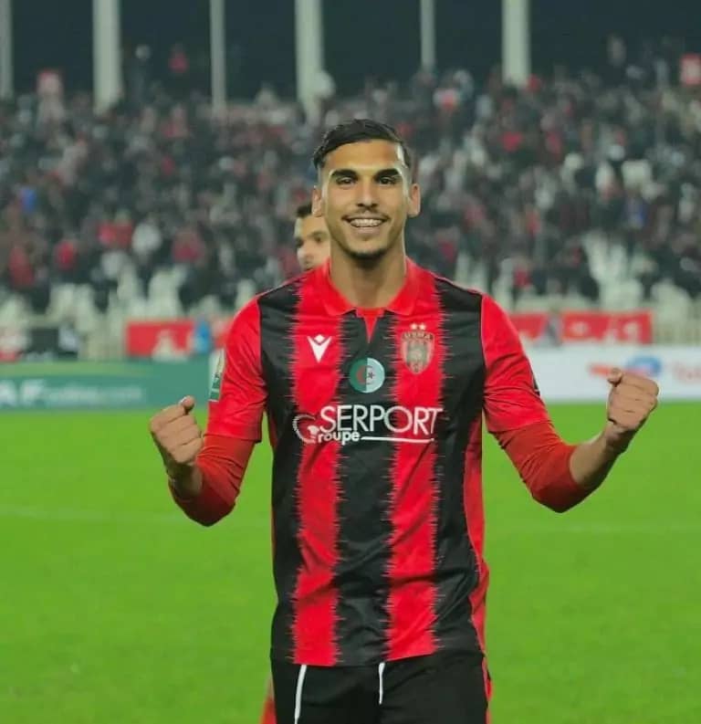 Abdessamad Bounacer signe avec Al-Sadd : C'est fait ! Un tournant pour le défenseur Algérien Abdessamad Bounacer signe avec Al-Sadd : C'est fait ! Un tournant pour le défenseur Algérien