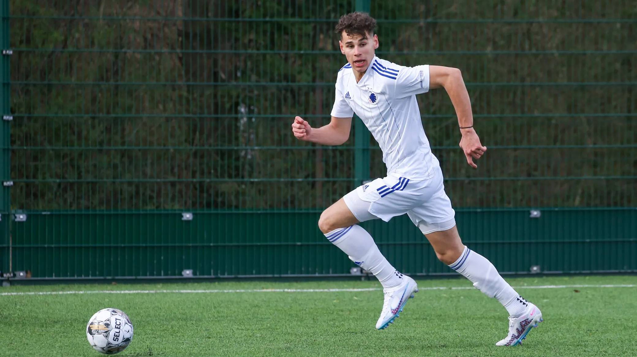 Amin Chiakha tombe d'admiration pour l'équipe d'Algérie