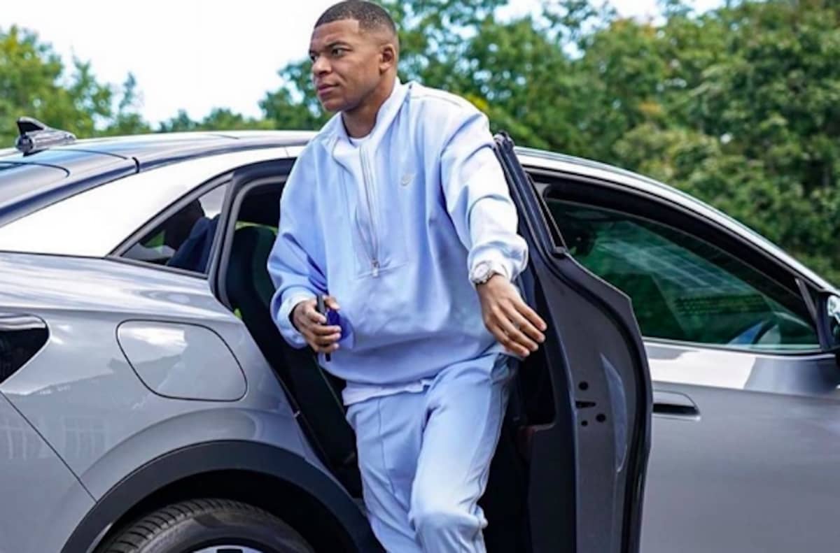 Kylian Mbappé rejoint le Real Madrid et reçoit une BMW : un début en fanfare mais sans permis de conduire Real Madrid : En difficulté, Kylian Mbappé lâche une folle annonce !