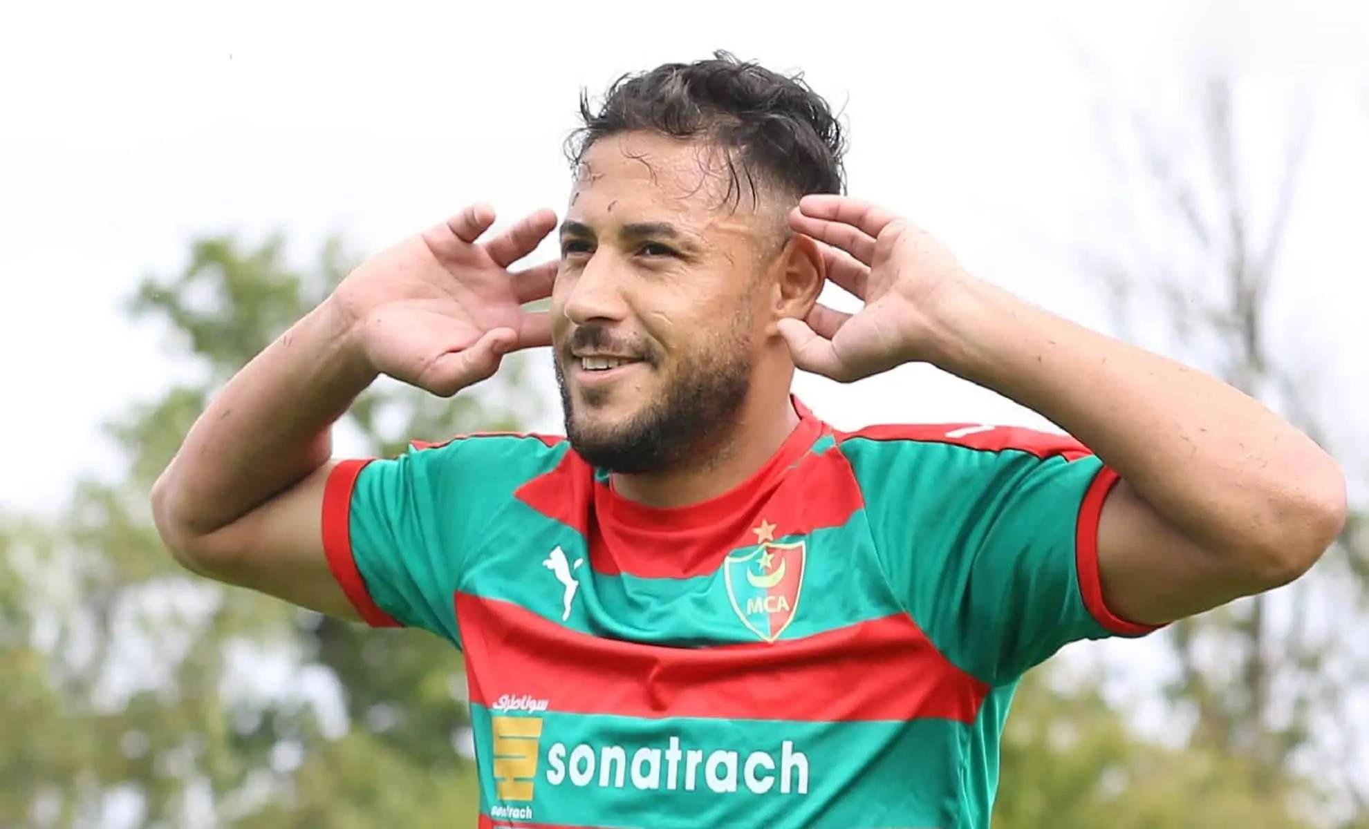 Youcef Belaïli : C'est fait ! L'enfant d'Oran quitte le MC Alger pour l’ES Tunis (officiel)