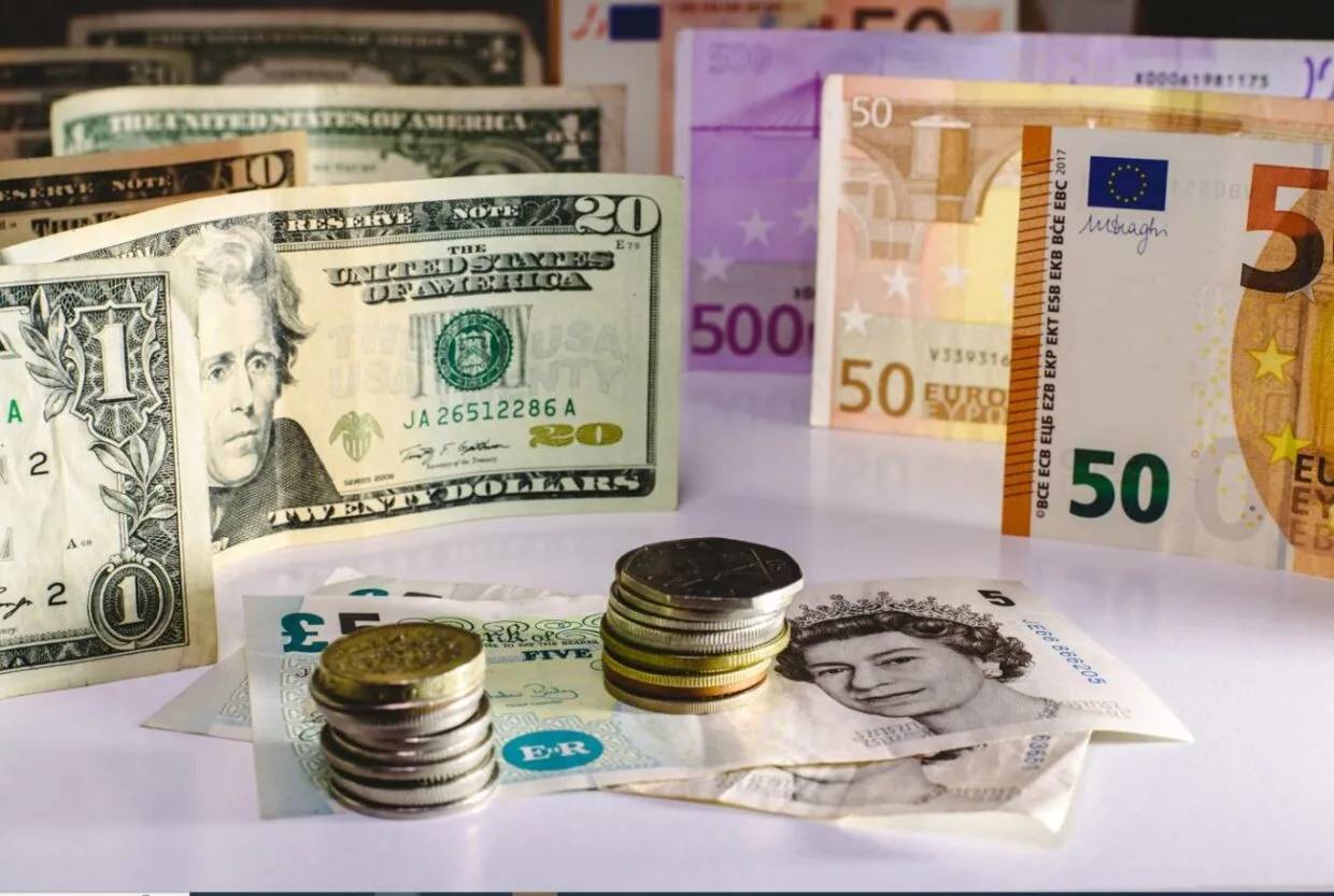 Taux de change au Square : un mauvais vent souffle sur l'euro et le dollar