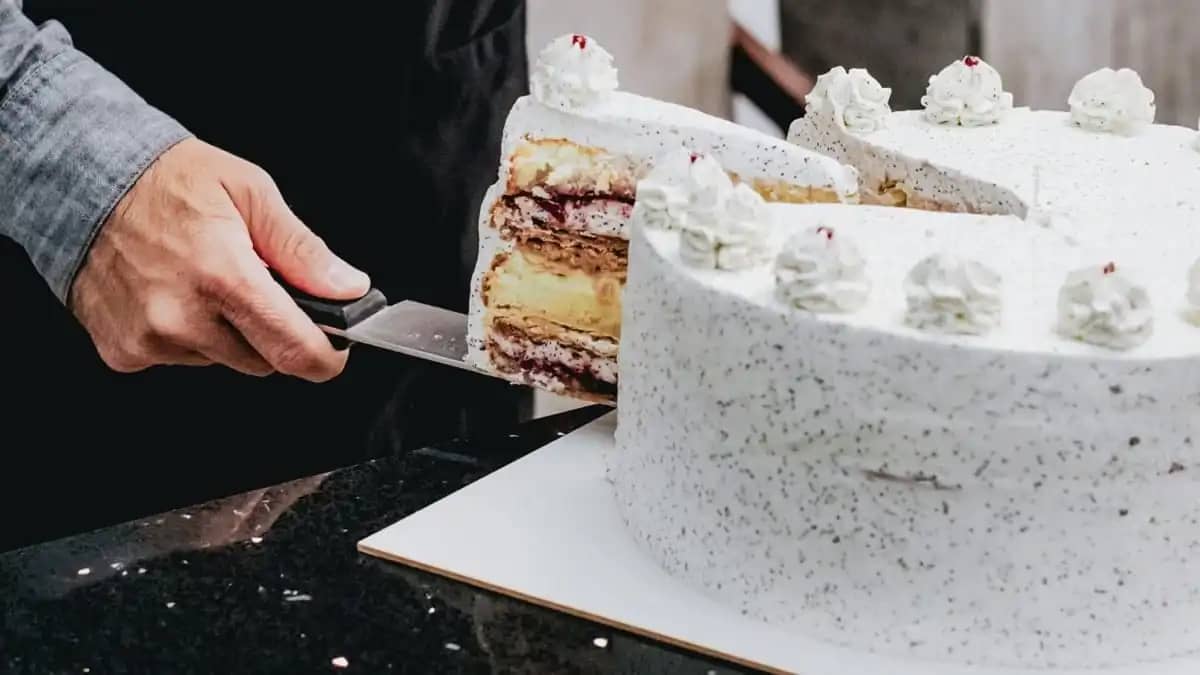 Le Meilleur Pâtissier 2024 : à la découverte de Oussama