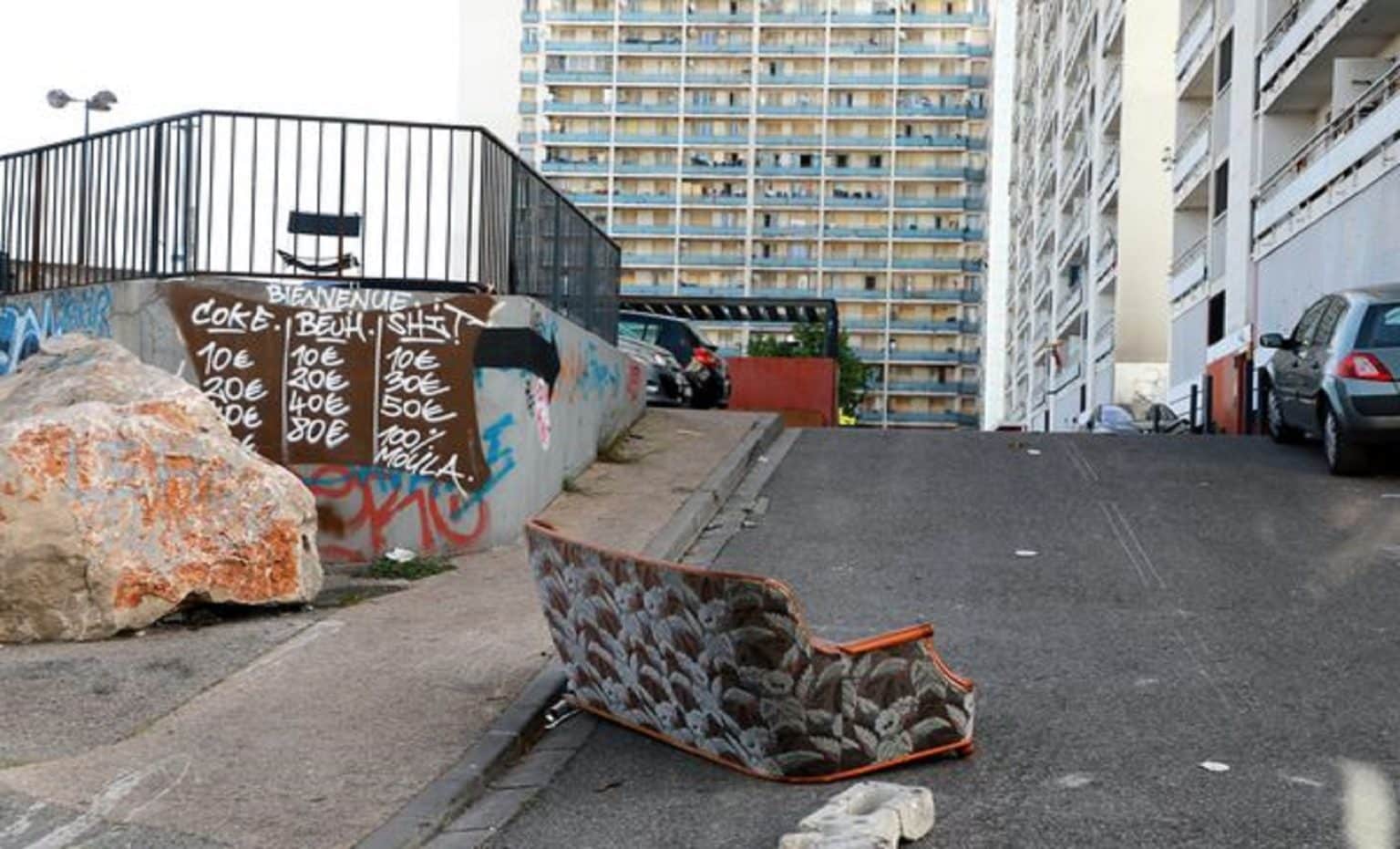 Conflit sanglant entre la DZ Mafia et les « Blacks » à Marseille : la guerre des gangs atteint un nouveau sommet Marseille : Conflit sanglant entre DZ Mafia et « Blacks »