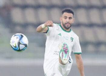 Riyad Mahrez élu dans le onze de l’Année en Arabie Saoudite : le grand retour du patron des Fennecs !