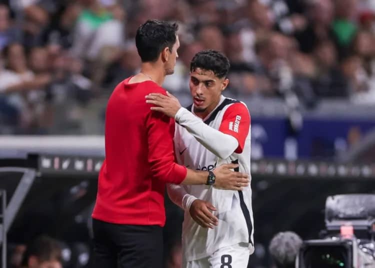 Farès Chaïbi en difficulté : l&rsquo;entraîneur de l&rsquo;Eintracht Frankfurt exprime son mécontentement