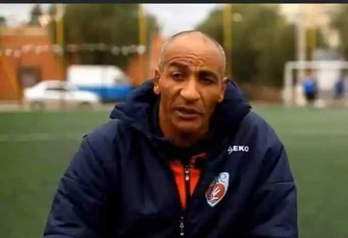 Décès d'Abdelhamid Merakchi : une légende du football algérien s'éteint à 48 ans