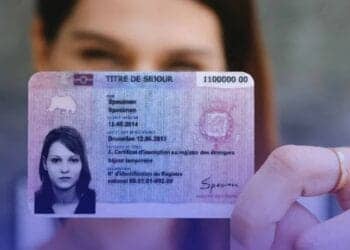 Titre de séjour : un Algérien obtient justice grâce à l’accord franco-algérien