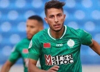 Bouzok mérite sa place dans l’équipe d’Algérie selon Fadlu Davids