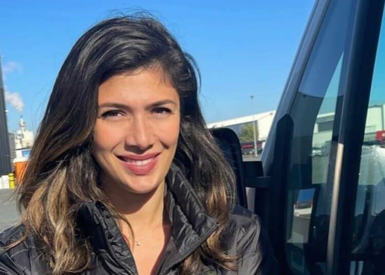 L’Algérienne Yasmine Iamarene distinguée en France pour son audace entrepreneuriale Yasmine Iamarene distinguée en France pour son audace entrepreneuriale