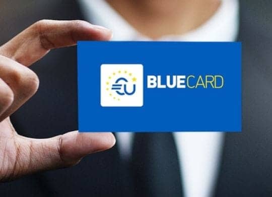 Obtention de la carte bleue européenne : ces pays renforcent les critères