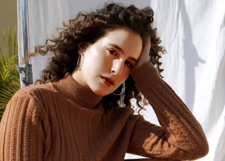 Lina Soualem remporte le Prix Alice-Guy 2025 pour son film sur les femmes palestiniennes Lina Soualem remporte le Prix Alice-Guy 2025