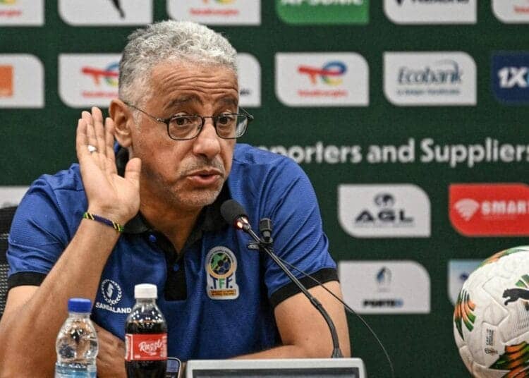 Adel Amrouche crée la surprise : il choisit Benkhemassa plutôt que Cherki Adel Amrouche crée la surprise : il choisit Benkhemassa plutôt que Cherki