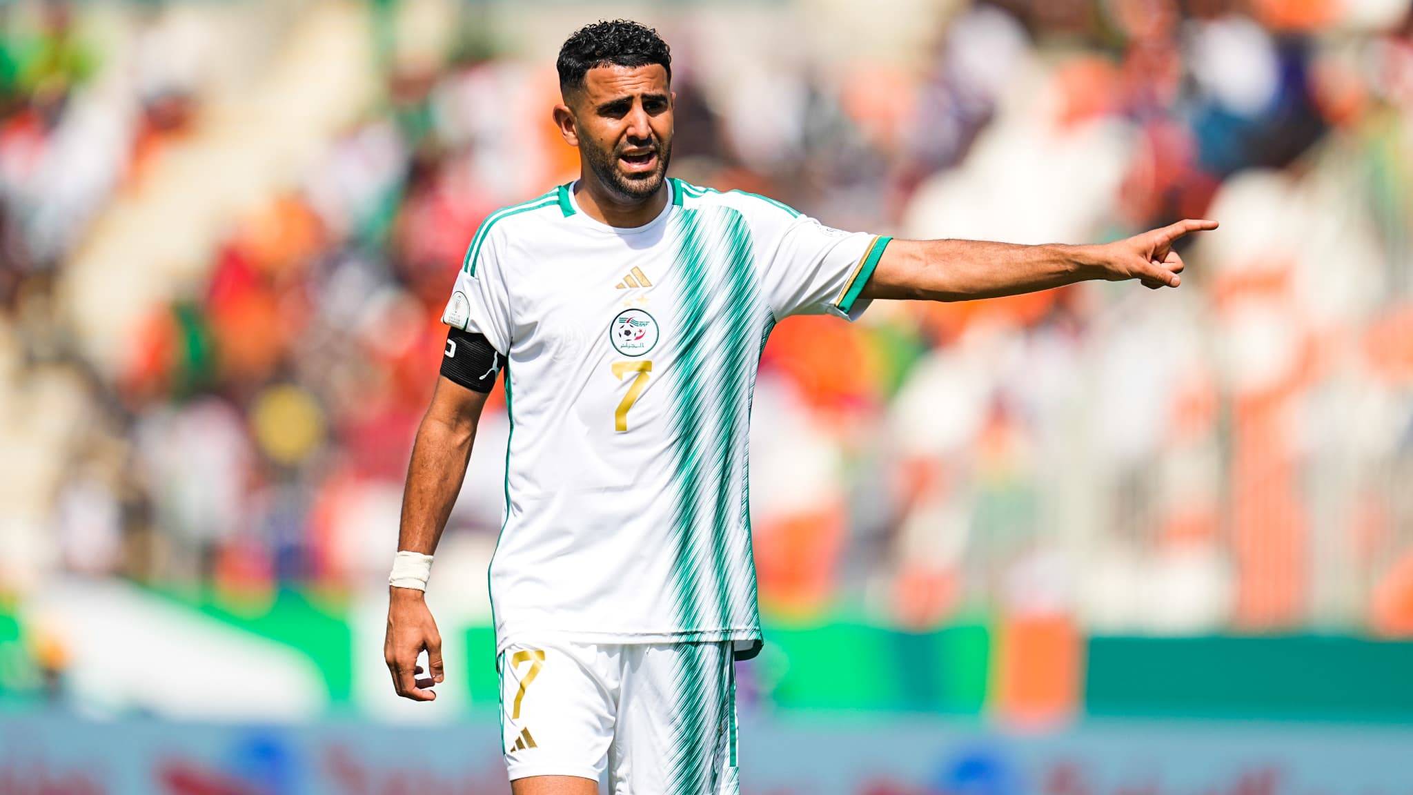 Mahrez surprend les fans avec un message fort pour l’Algérie
