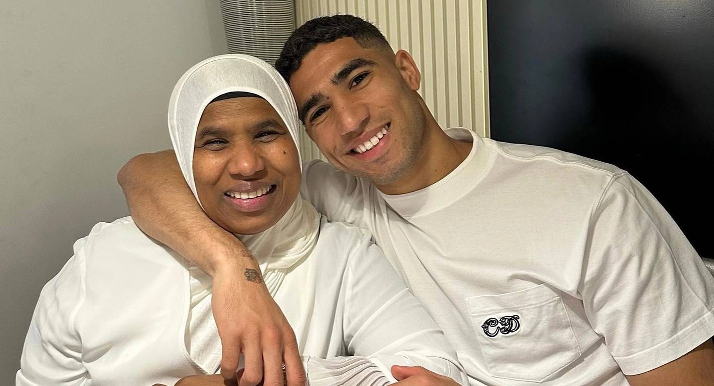 Achraf Hakimi : ses émouvantes confidences sur sa mère Achraf Hakimi : ses émouvantes confidences sur sa mère