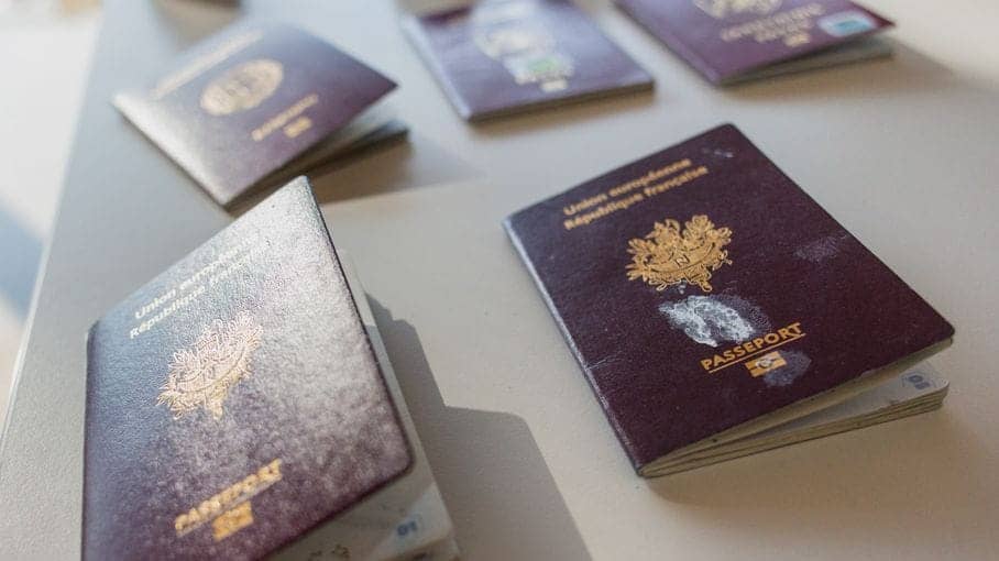 Titre de séjour en France : 500 euros ! Un réseau de fraude démantelé Titre de séjour en France : 500 euros ! Un réseau de fraude démantelé