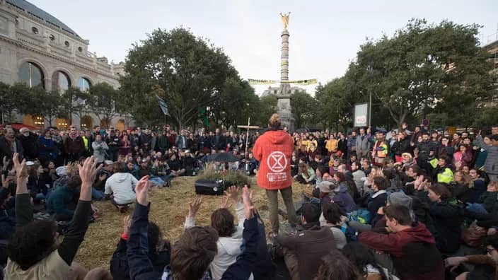 18 avril : Éclatement d'une révolte de sans-papiers à Saint-Denis Sans-papiers en colère en France : la révolte éclate devant la sous-préfecture de Saint-Denis ce 18 avril !