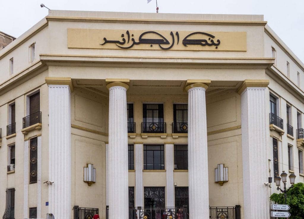 Décision historique de la Banque d’Algérie : quel impact sur l’avenir du dinar algérien ?