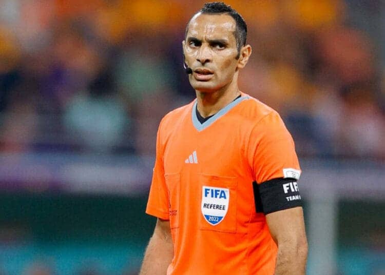 Mustapha Ghorbal : l’arbitre algérien qui marque les esprits à la Coupe du Monde des Clubs Mustapha Ghorbal : l’arbitre algérien qui marque les esprits à la Coupe du Monde des Clubs
