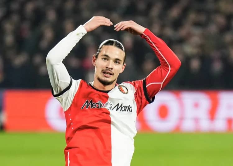 Anis Hadj Moussa choque le mercato : Feyenoord coupe l’herbe sous le pied de Benfica