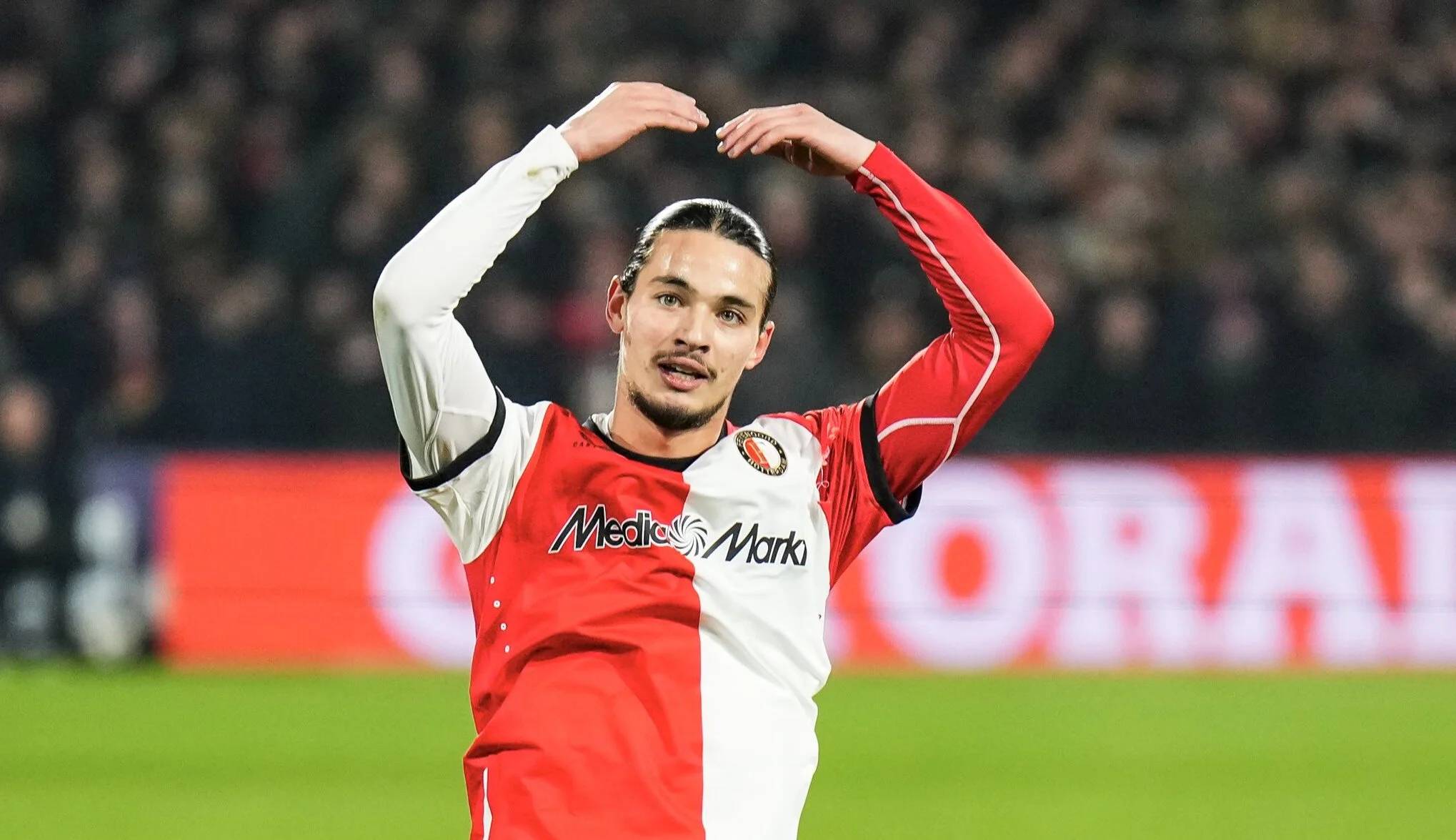 Anis Hadj Moussa choque le mercato : Feyenoord coupe l’herbe sous le pied de Benfica