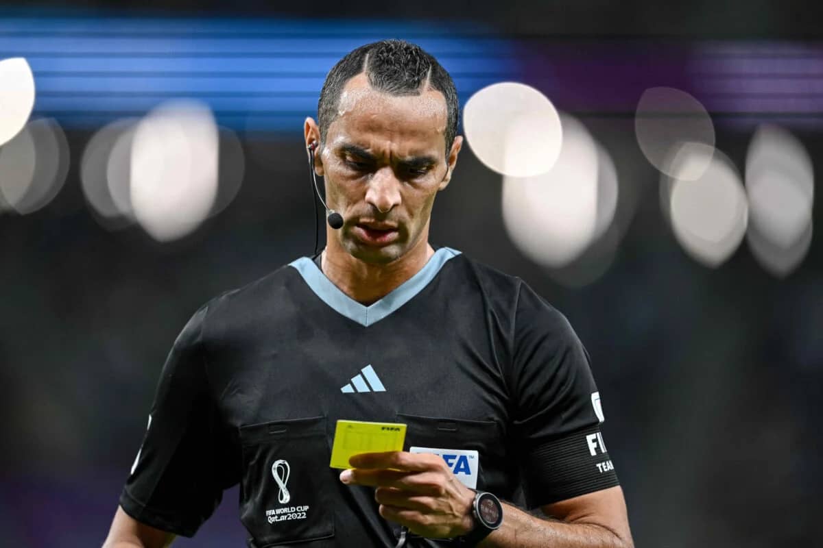 Mustapha Ghorbal : l’arbitre algérien qui marque les esprits à la Coupe du Monde des Clubs Mustapha Ghorbal : l’arbitre algérien qui marque les esprits à la Coupe du Monde des Clubs