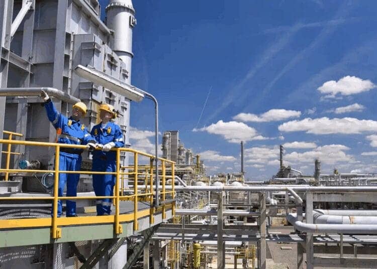 Pourquoi le prix du pétrole s'effondre en ce moment