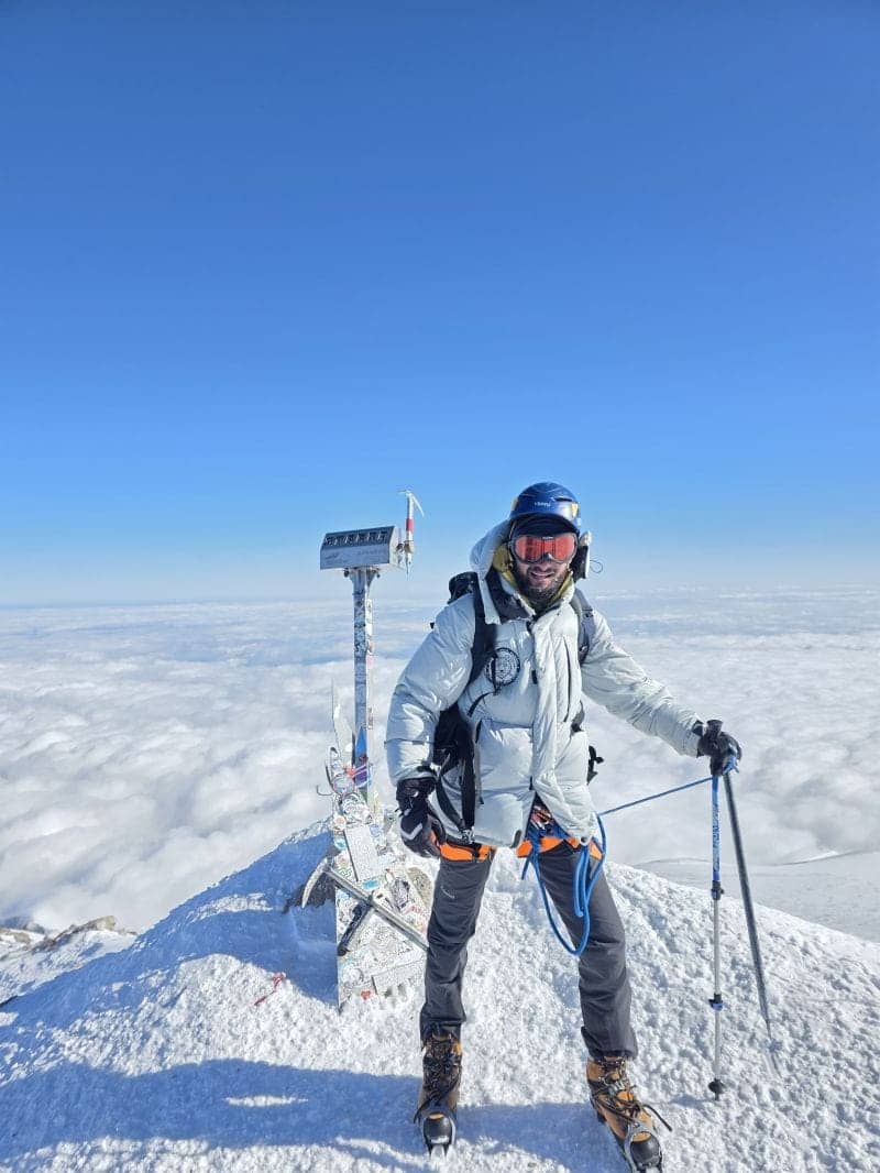 Sofiane Lesage, premier Algérien à conquérir en solo le Mont Elbrouz, le toit de l’Europe Sofiane Lesage, premier Algérien à conquérir en solo le Mont Elbrouz, le toit de l’Europe