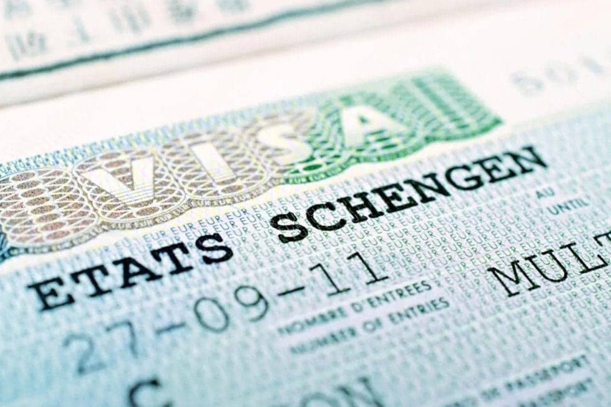 Arrestation à l’aéroport d’Alger : un passager interpellé avec un faux visa Schengen