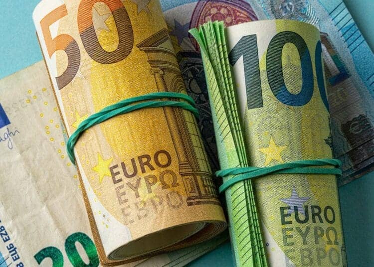 Euro en chute libre sur le marché parallèle en Algérie : un signal inquiétant pour le dinar algérien