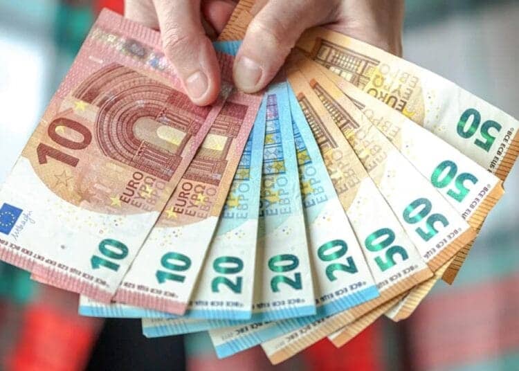 Euro en forte hausse face au dinar algérien : un record atteignant ce lundi 7 juillet Taxe sur les étrangers : la proposition choc d’un conseiller de Retailleau pour les titres de séjour