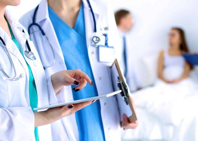 Médecin algérienne contrainte de rembourser 34 000 euros à un hôpital français Médecin algérienne contrainte de rembourser 34 000 euros à un hôpital français : les raisons derrière cette décision choc