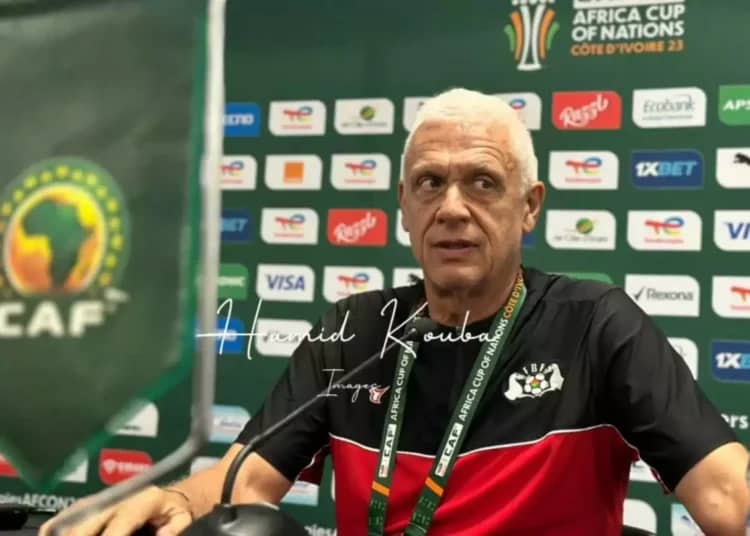 Hubert Velud revient en Algérie : un come-back officiel qui fait sensation dans le monde du foot Hubert Velud revient en Algérie : un come-back officiel qui fait sensation dans le monde du foot