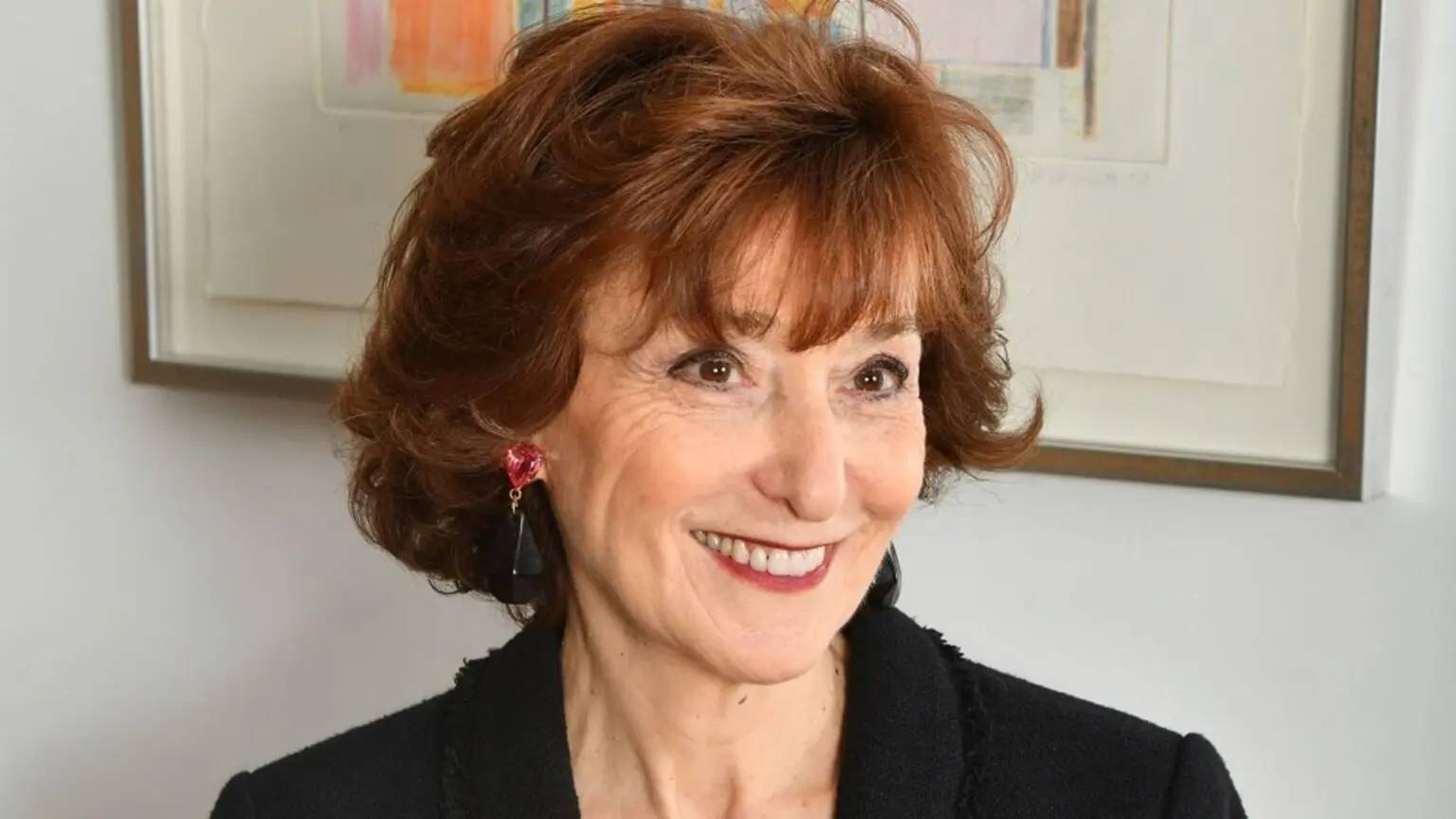 Noëlle Lenoir et les Algériens : des mots qui déclenchent un séisme politique et judiciaire Sabrina Sebaïhi attaque en justice une ex-ministre française pour propos haineux visant les Algériens