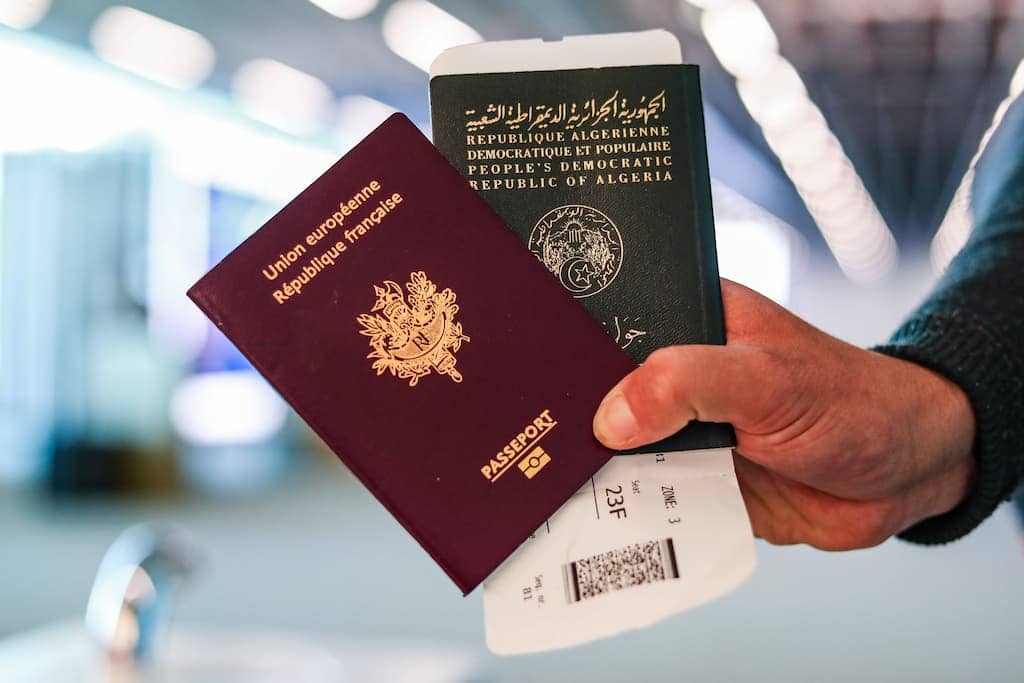 Crise des valises diplomatiques : pourquoi l’Algérie refuse la main tendue de la France ?