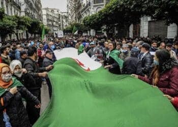 Couple agressé en Algérie : une scène qui indigne le web