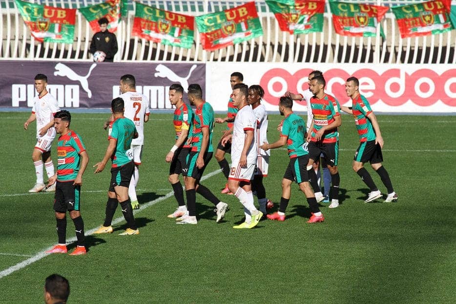 Deux jeunes talents algériens traversent la Méditerranée pour percer dans le football européen