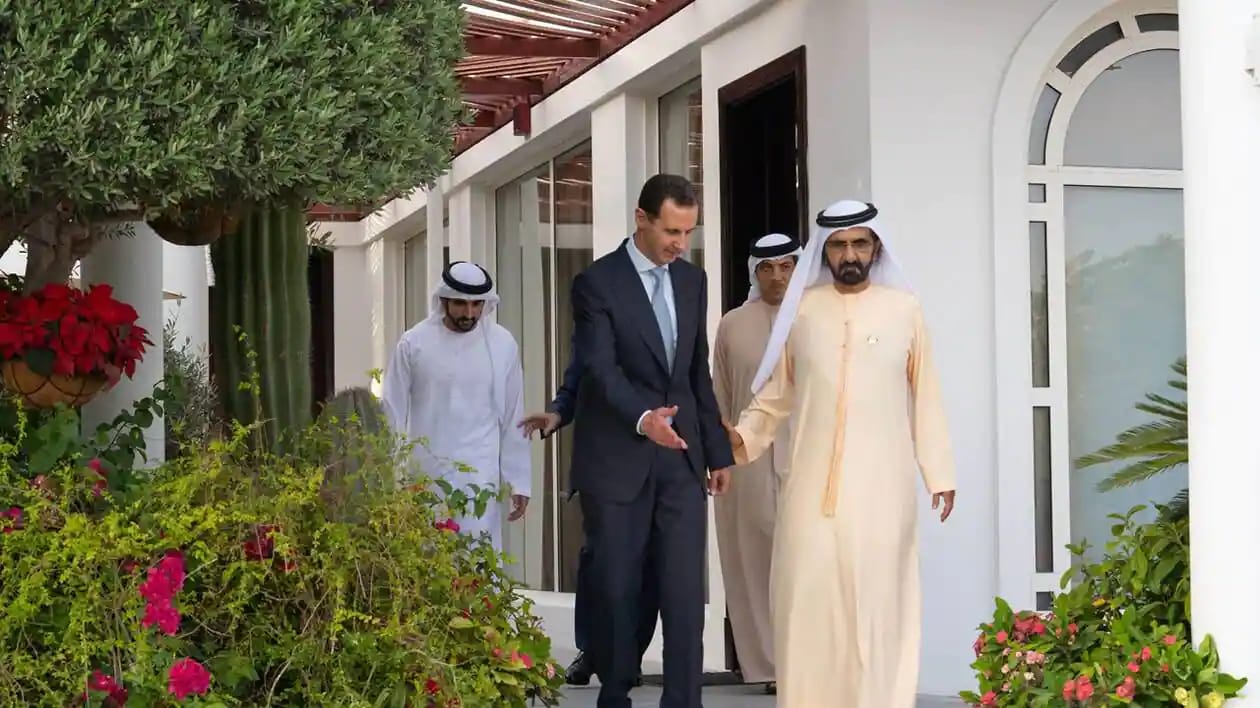 Pour la première fois depuis 2011 Bachar Al-Assad entame une visite officielle aux Émirats Arabes Unis