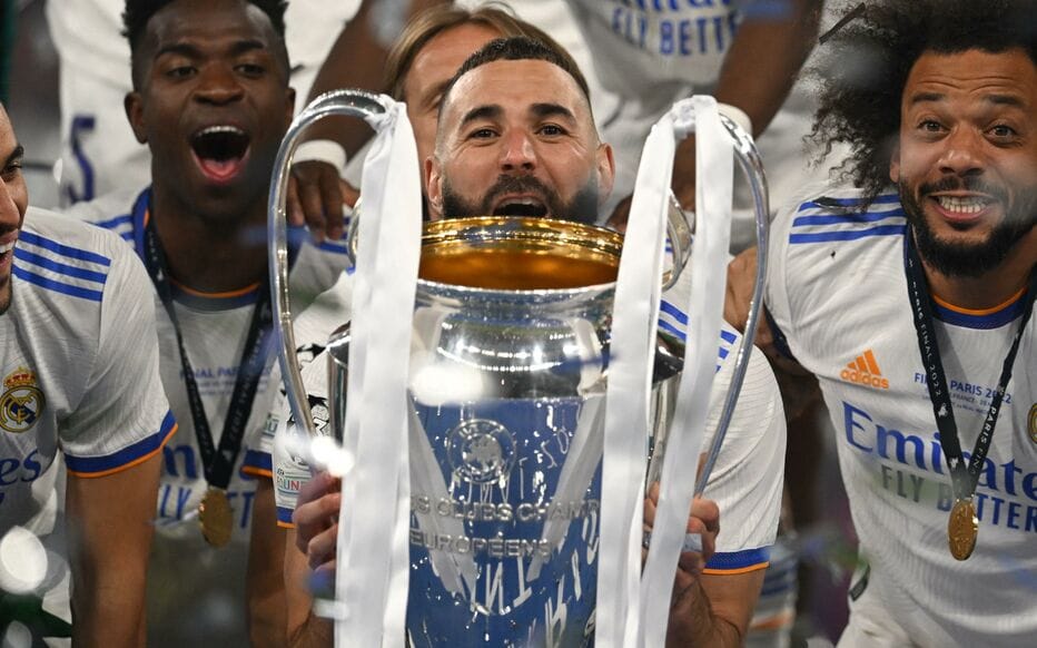 FBL-EUR-C1-LIVERPOOL-REAL MADRID-TROPHY