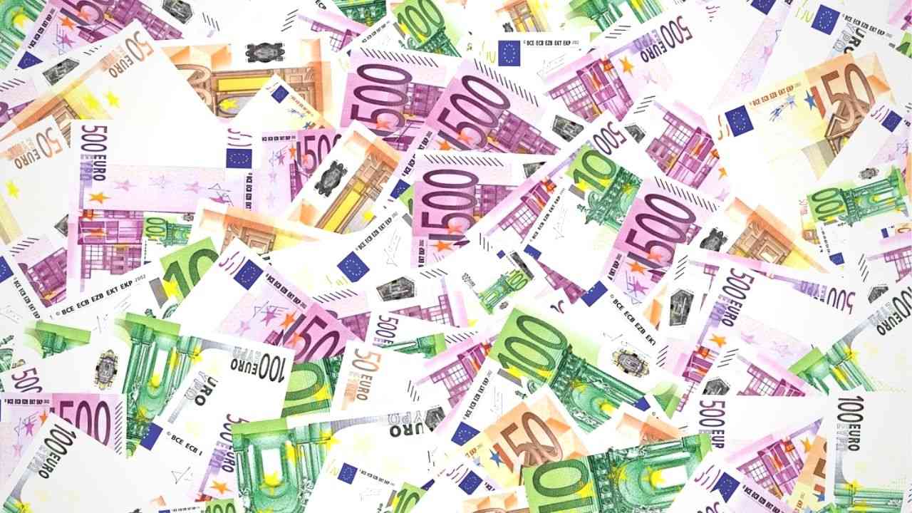 Banque d’Algérie et marché noir :  Voici le taux de change du dinar ce lundi 8 mai