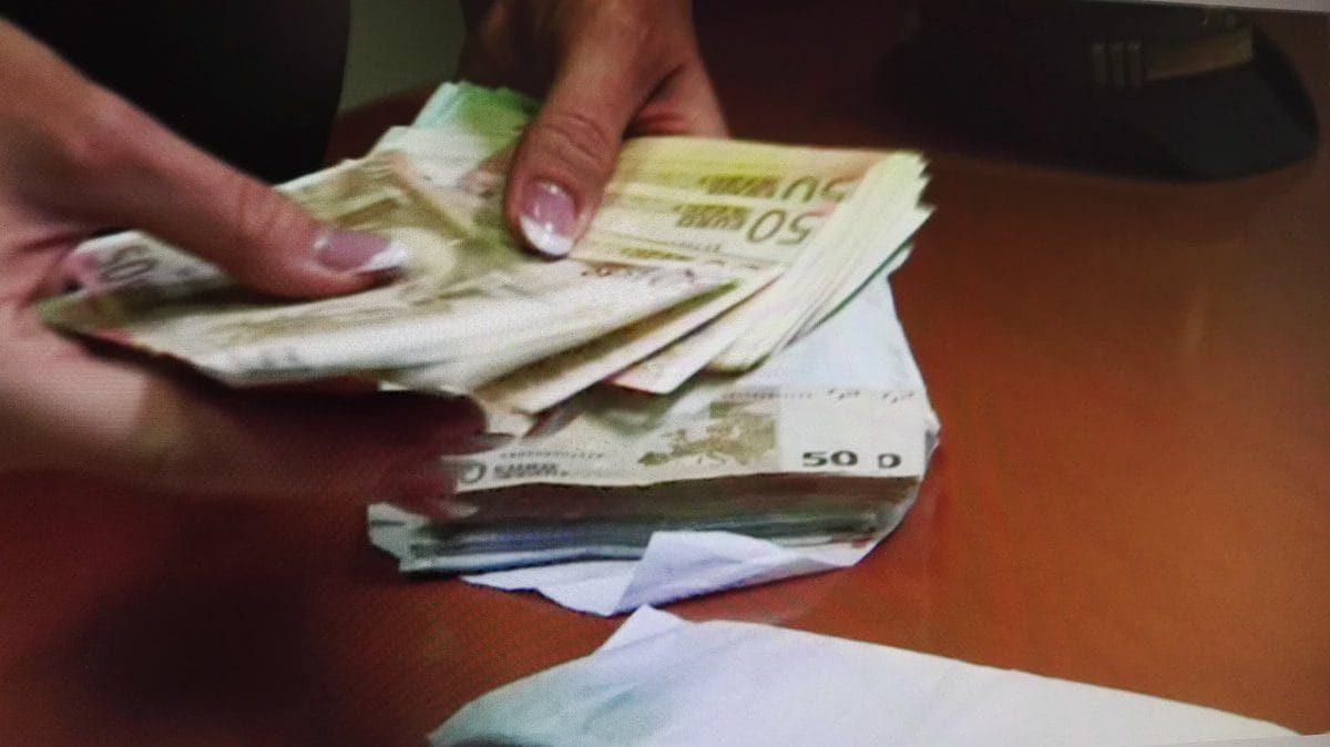 Historique, L’euro enchaine ses records de baisse face au dinar algérien