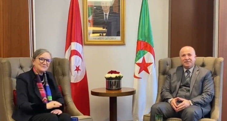 Tunisie: Bouden est arrivée à Alger ce lundi