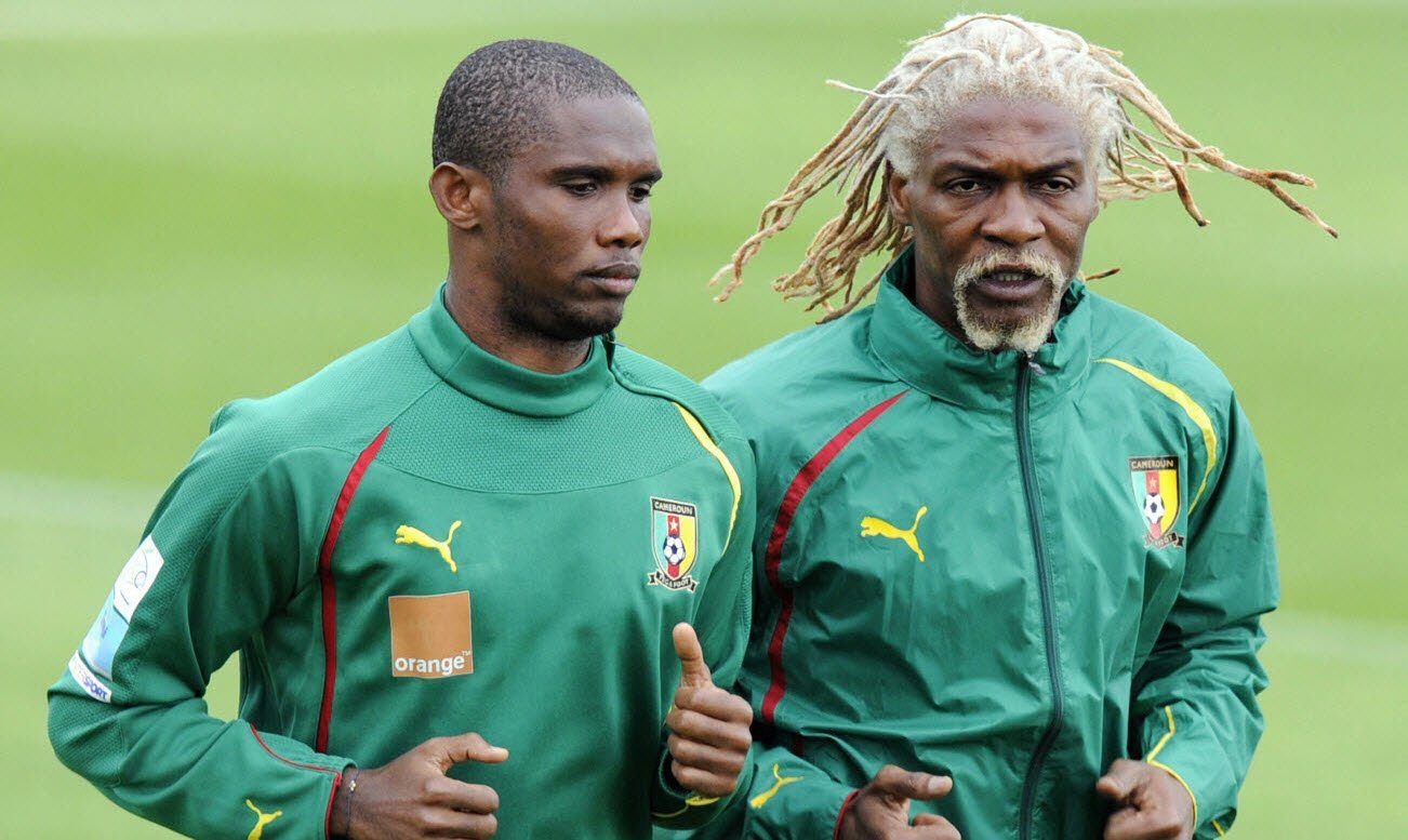 rigobert song a droite sera epaule par une autre legende du cameroun samuel eto o devenu president de la federation photo afp javier soriano 1648153958