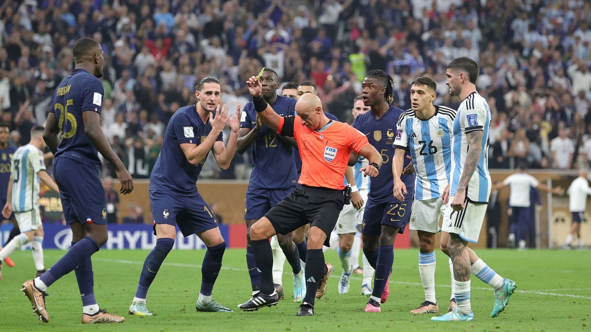 Mondial 2022-Finale : l’arbitre polonais répond aux Français
