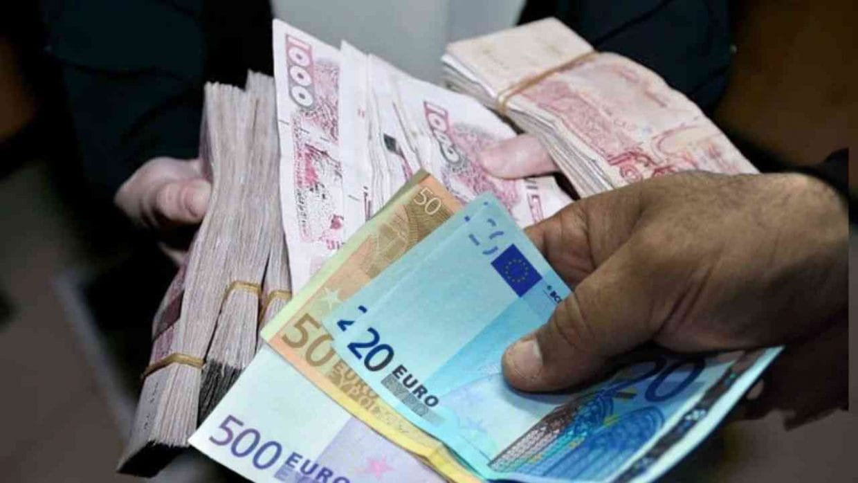 Taux de change : le dinar face aux principales devises sur le marché noir ce 23 mai