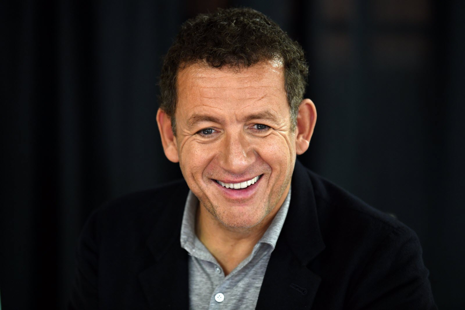 Dany Boon « Ma mère a été rejetée car mon père était Kabyle » ; la déclaration choc de l’artiste émeut la toile.