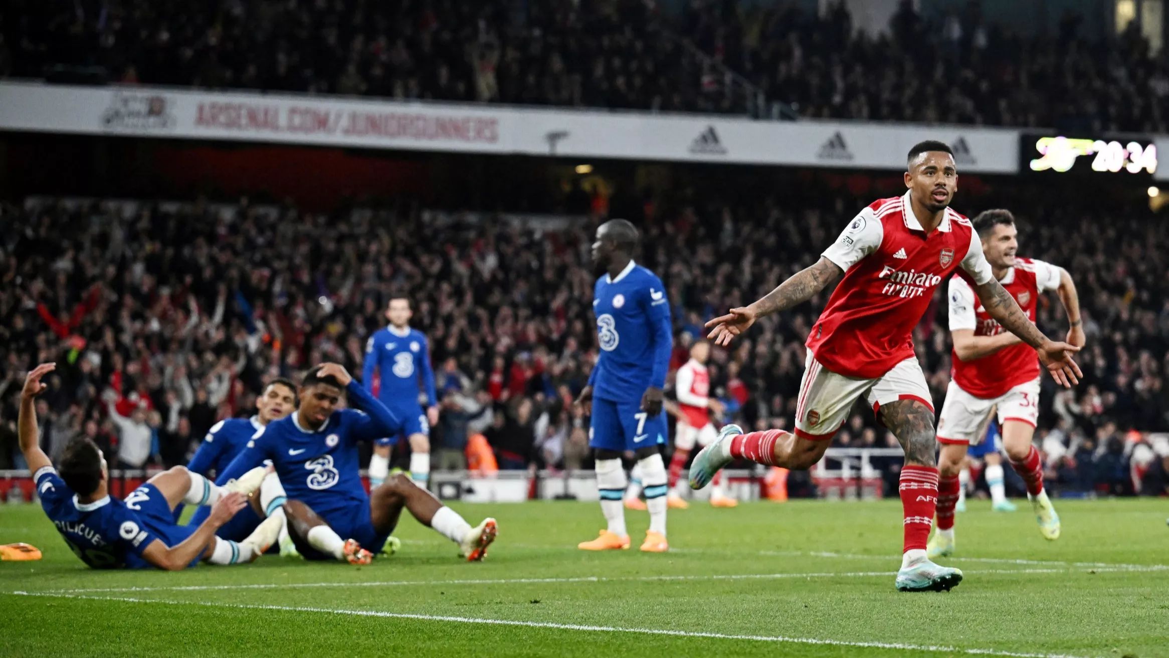 Premier League : Arsenal à nouveau leader
